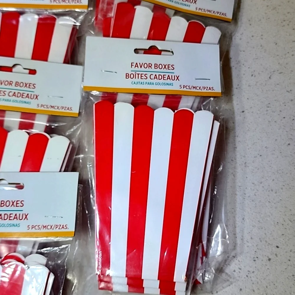 Popcorn Box Favors. 10 Packs with 5 bags per pack. NEW in original pack.